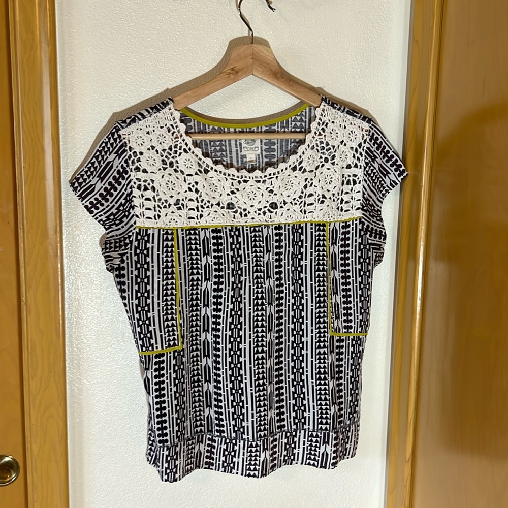 Anthropologie blouse with crochet detail size medium